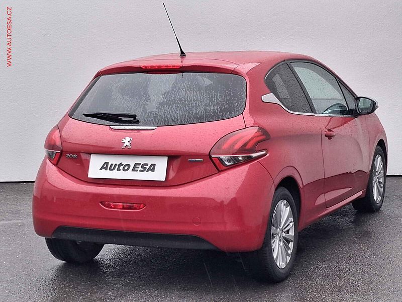 Peugeot 208 (2016) 1.2PT, ČR, AC, park.asist - fotka 4 z 12
