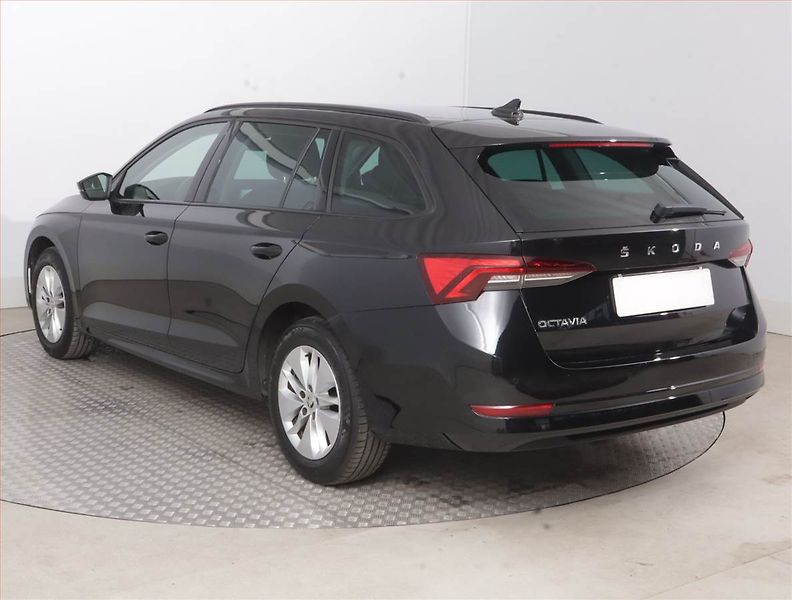 Škoda Octavia (2023) 2.0 TDI, Automat, Serv.kniha - fotka 4 z 17