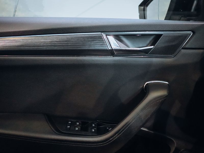 Škoda Superb 2.0TDI 147kW Style 4x4 DSG - fotka 12 z 35