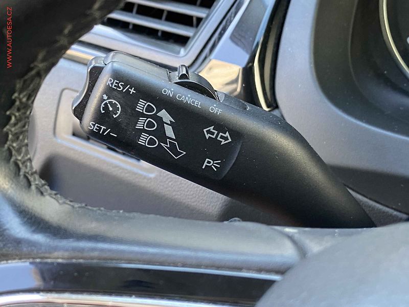 Škoda Rapid (2015) 1.2 TSi, Ambition, panor - fotka 13 z 16