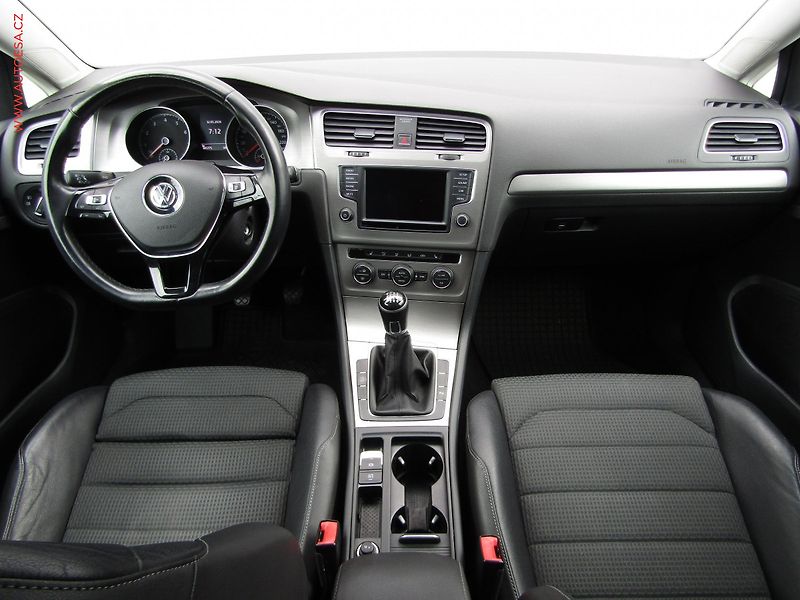 Volkswagen Golf (2016) 1.4TSI, ČR - fotka 8 z 17