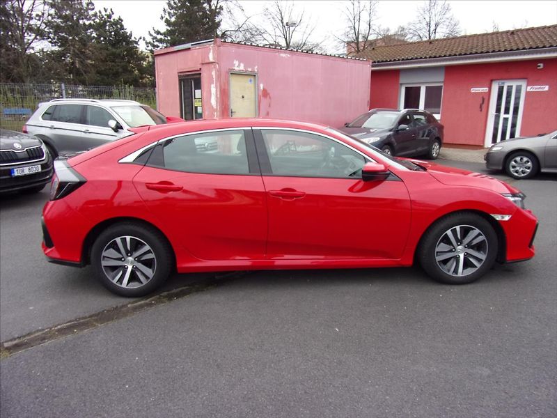 Honda Civic 1,0 i-VTEC Comfort 1maj. - fotka 2 z 25
