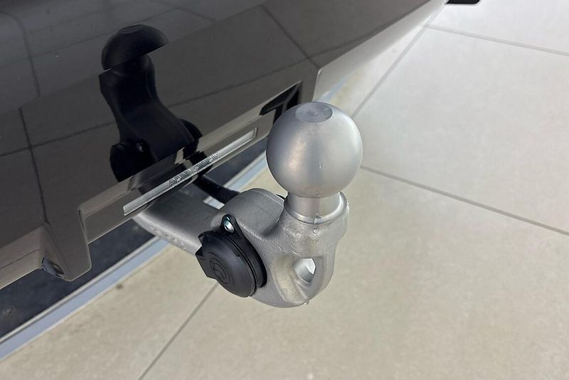 BMW i3 50 xDrive Sedan - fotka 10 z 27