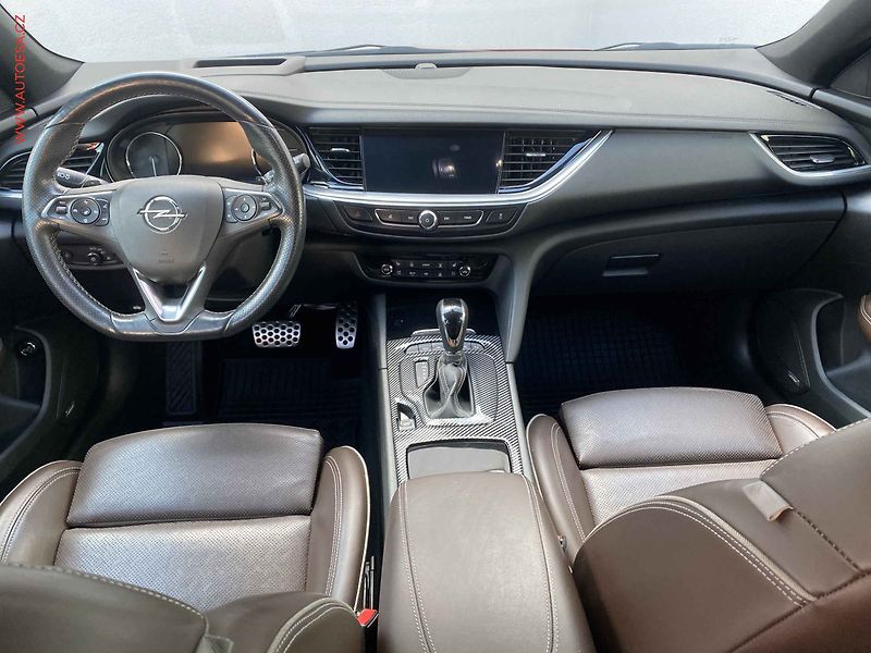 Opel Insignia (2021) 2.0 CDTI, AT, panor. kamera - fotka 8 z 21