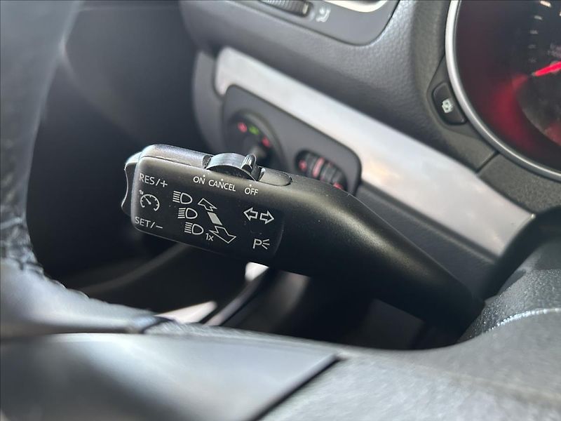 Volkswagen Golf 1,6   TDI,SERVISKA,2.MAJITEL - fotka 19 z 22