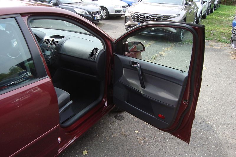 Volkswagen Polo (2006) 1.4i 16V, ČR, Servisní kniha - fotka 42 z 71