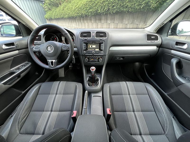 Volkswagen Golf 1.2 TSi 77 kW PO ROZVODECH - fotka 9 z 15