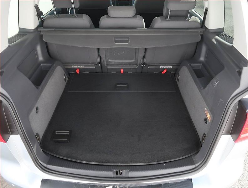 Volkswagen Touran (2012) Comfortline 1.6 TDI, Automat - fotka 14 z 19