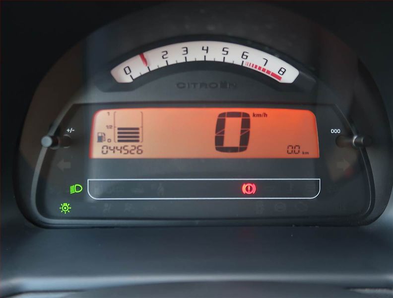 Citroën C3 (2008) 1.1 i, jezdí dobře - fotka 11 z 14