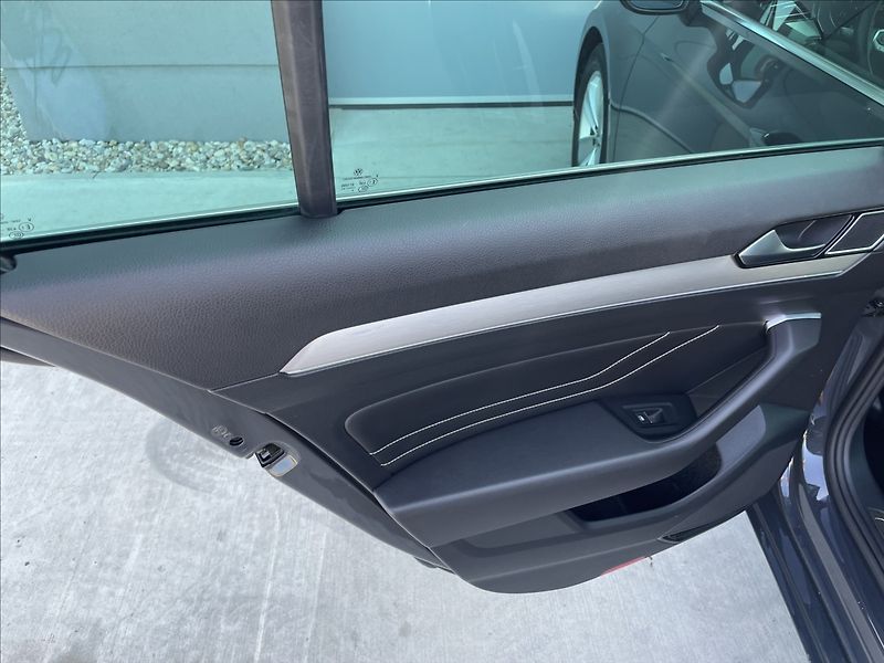 Volkswagen Passat 2,0 TSI 200KW 4X4 DSG ČR. - fotka 23 z 29