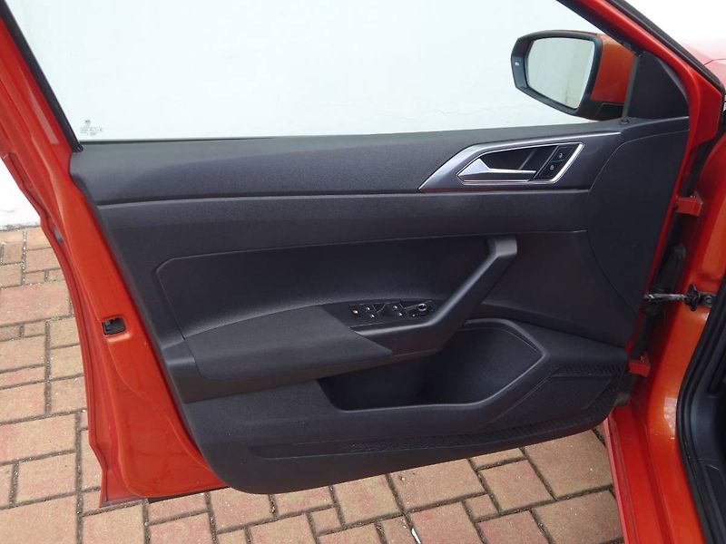 Volkswagen Polo (2018) 1,0 TSi/ 85kW Highline - fotka 24 z 26