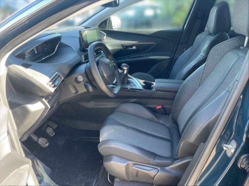 Peugeot 5008 1,5 BHDi 130 Allure - fotka 7 z 11