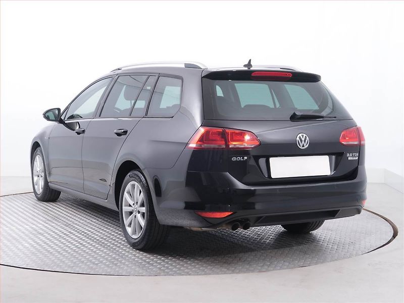 Volkswagen Golf (2015) Comfortline 2.0 TDI - fotka 4 z 21