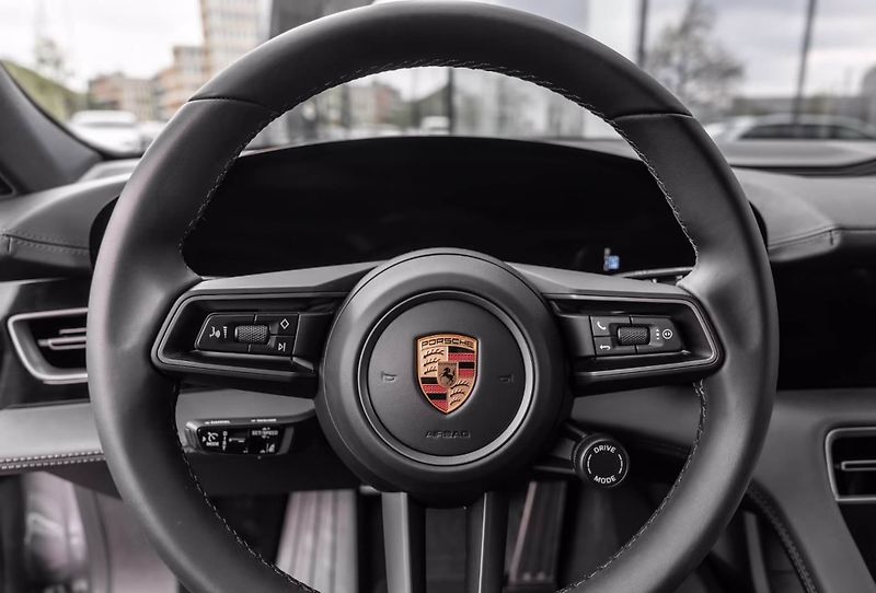 Porsche Taycan Sport Turismo ACC 360 BOSE Mat - fotka 18 z 20