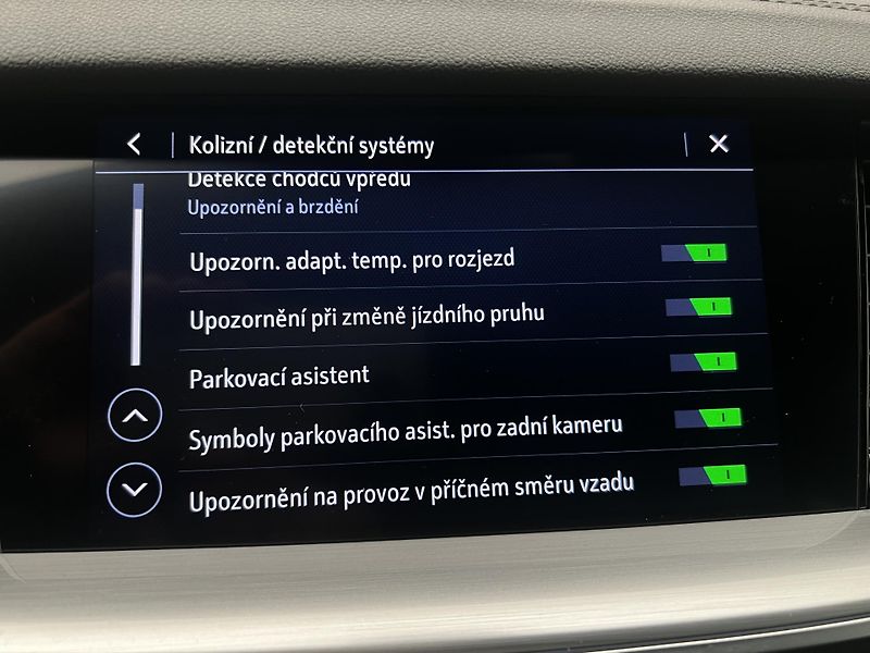 Opel Insignia 2.0 D 4x4 AUT CZ - fotka 36 z 40