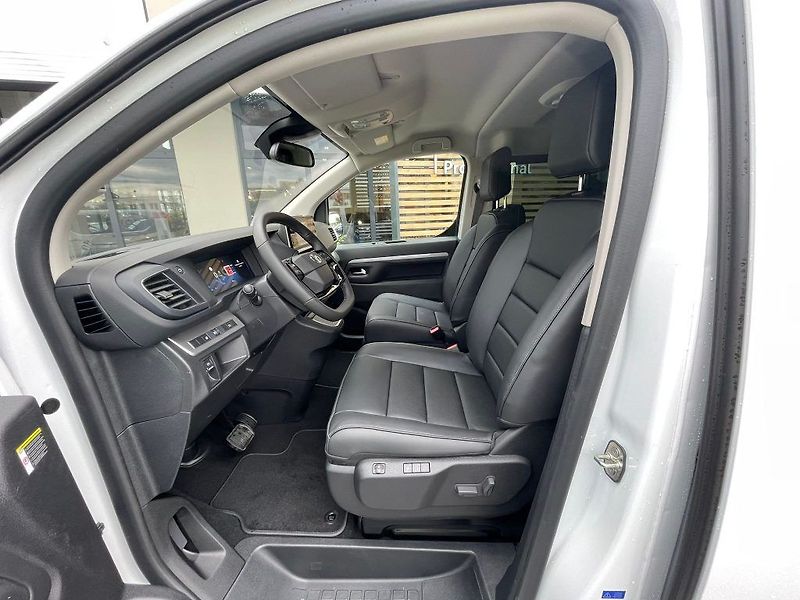 Toyota ProAce Verso 2.2D 180HP A/T L1 VIP 7S - fotka 14 z 30