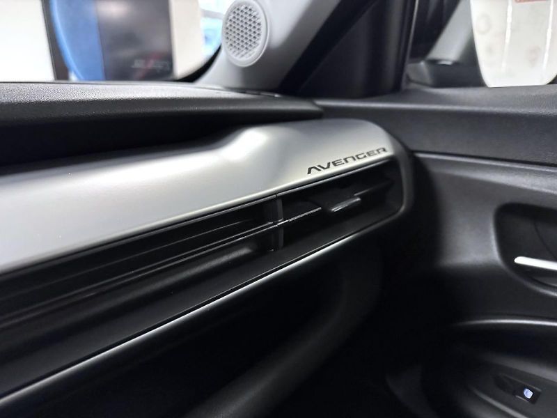 Jeep Avenger (2026) Electric Altitude 54 kWh 156k - fotka 20 z 20