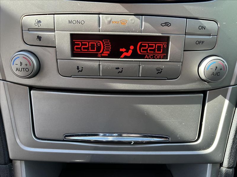 Ford Mondeo 1,6 i KLIMA ROZVODY SERVIS - fotka 18 z 34