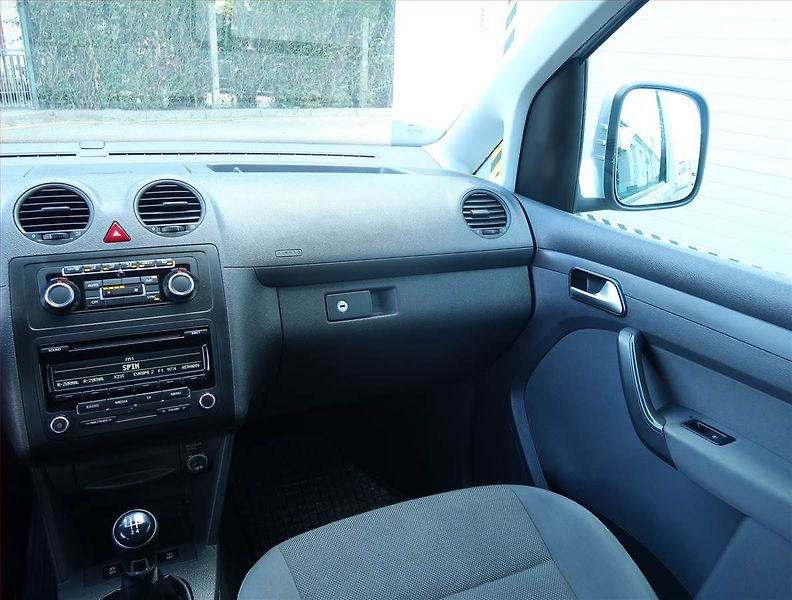 Volkswagen Caddy (2015) Maxi 1.6 TDI, 7Míst, ČR - fotka 8 z 19