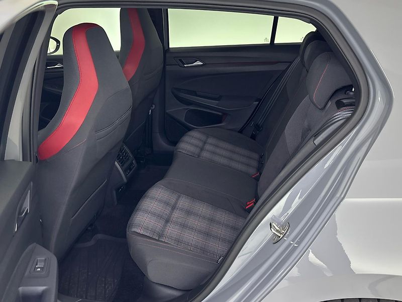 Volkswagen Golf GTI DSG - fotka 8 z 29