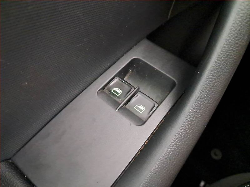 Škoda Rapid (2013) Style 1.2 TSI, Serv.kniha - fotka 17 z 17
