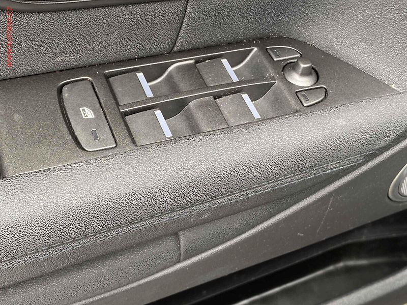 Land Rover Range Rover Evoque (2018) 2.0 Si4 4x4, AT, navi, kamera - fotka 11 z 18