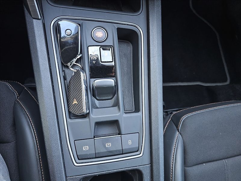 Cupra Formentor 1,4 eTSi 150KW eHYBRID DSG - fotka 24 z 48
