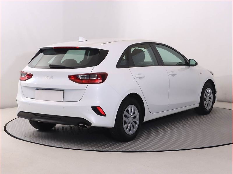Kia Ceed (2022) 1.0 T-GDI, Serv.kniha - fotka 5 z 17