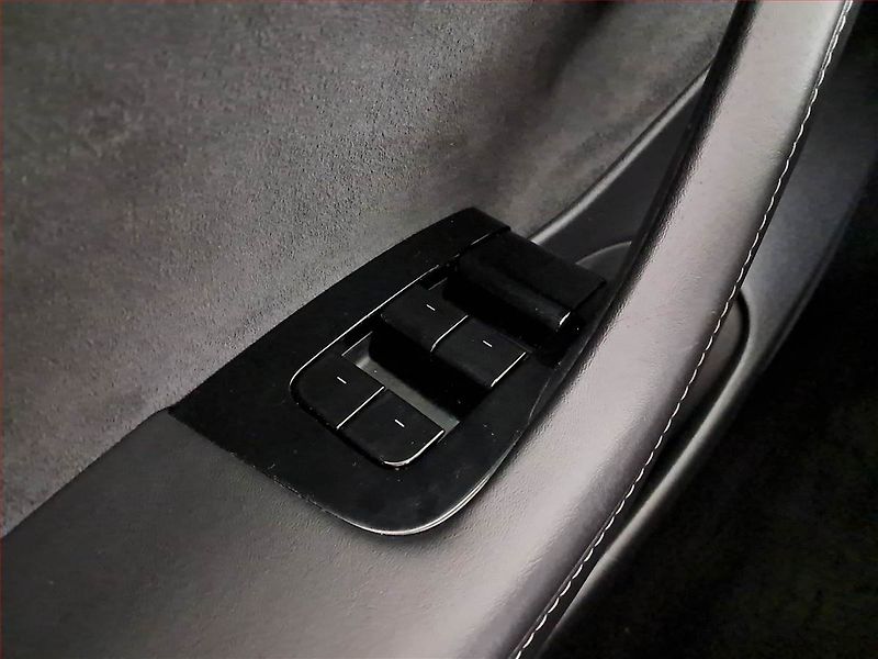 Tesla Model 3 (2020) Std Range Plus 52kWh, SoH 83% - fotka 16 z 22