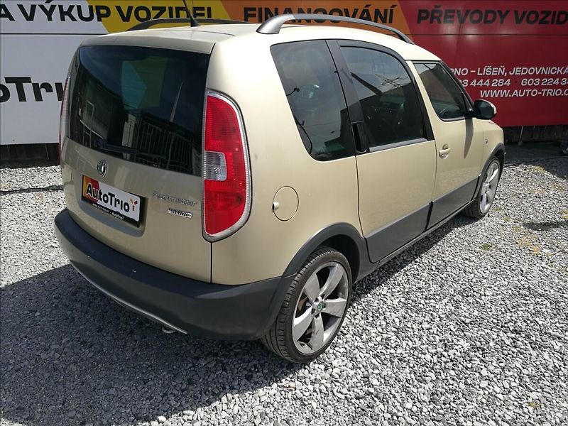 Škoda Roomster 1,2 TSi Scout - fotka 3 z 17