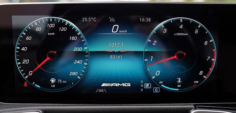 Mercedes-Benz GLB 35 AMG 4Matic/310 PS/ČR - fotka 36 z 49