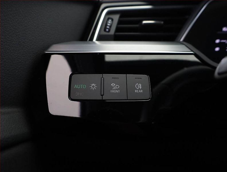 Audi e-tron (2022) 50 quattro, SoH 93% - fotka 15 z 20
