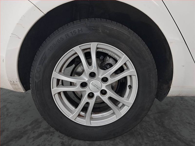 Škoda Octavia (2014) 1.6 TDI, ČR,1.maj - fotka 14 z 15