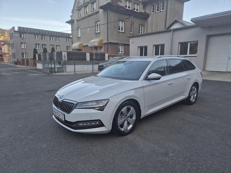 Škoda Superb Combi 2,0TDi DSG 110kw 17ALU - fotka 2 z 44