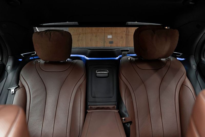 Mercedes-Benz Třídy S - fotka 19 z 23