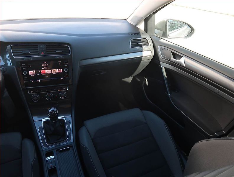 Volkswagen Golf (2017) Marathon Edition 1.6 TDI - fotka 8 z 19