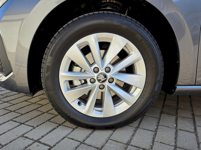 Škoda Scala (2025) 1,0TSI 85KW SELECTION - fotka 29 z 32