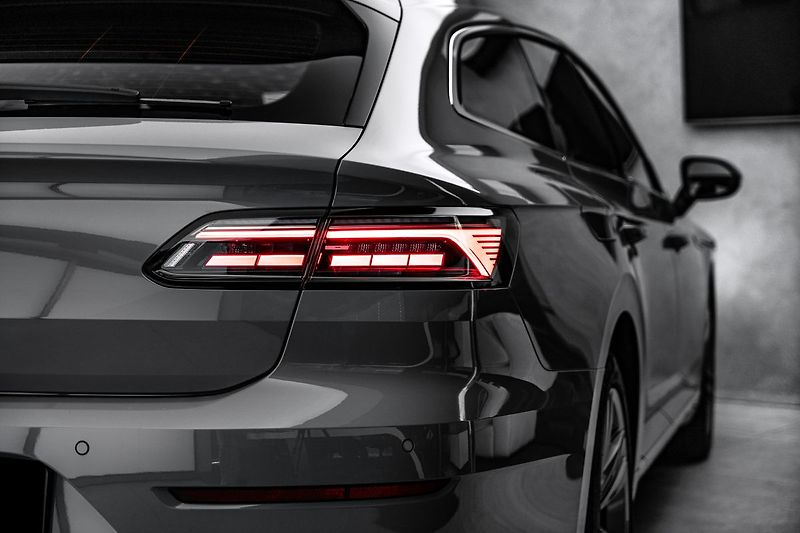 Volkswagen Arteon Shooting Brake 2.0TDI  DSG R-line SB Masáže L - fotka 9 z 23