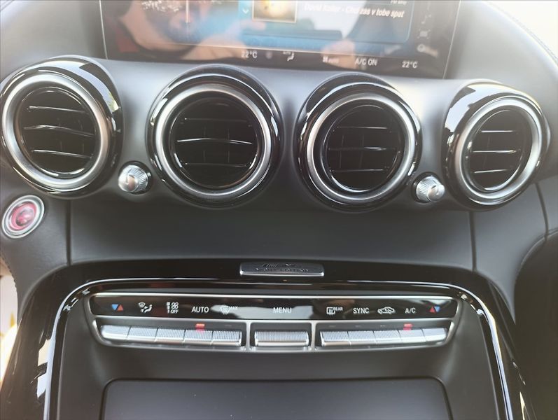 Mercedes-Benz AMG GT 4,0 i V8 390kW NIGHT EDITION - fotka 18 z 46