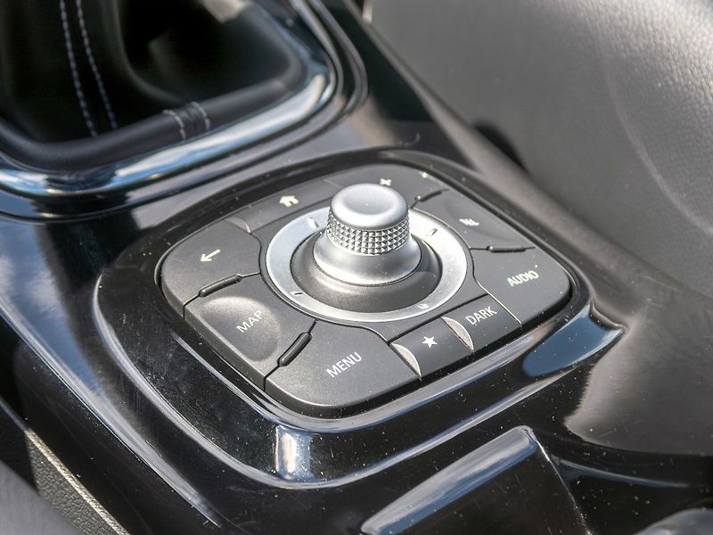 Renault Mégane (2015) 1.2T 97KW – NAVI / BOSE - fotka 29 z 48