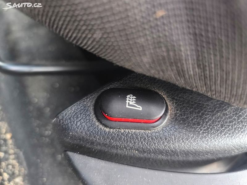 Ford Fiesta KRÁSNÁ,150KM, VÝBAVA,1MAJ78LET - fotka 13 z 22