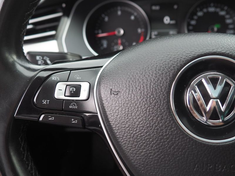 Volkswagen Passat (2016) 2.0 TDI 140 kW, DSG, 4Motion - fotka 26 z 48