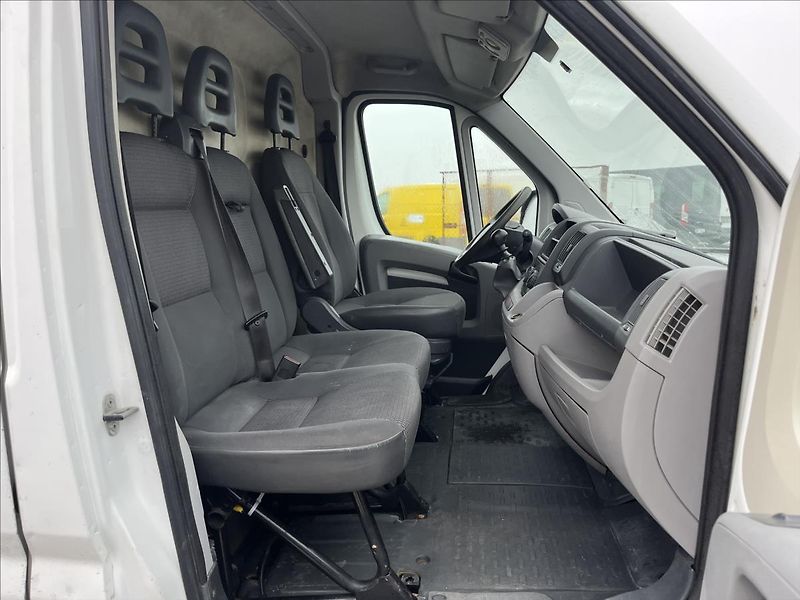 Fiat Ducato 2.2 JTD L1H1 NOVÉ PNEU VSTŘIKY - fotka 10 z 26