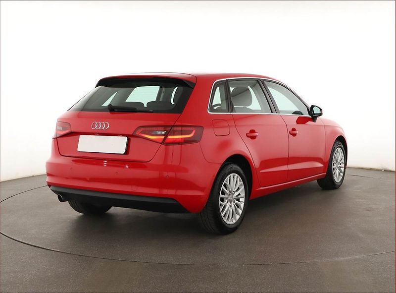 Audi A3 (2014) 1.2 TFSI, Kůže, Bi-Xenony - fotka 5 z 16