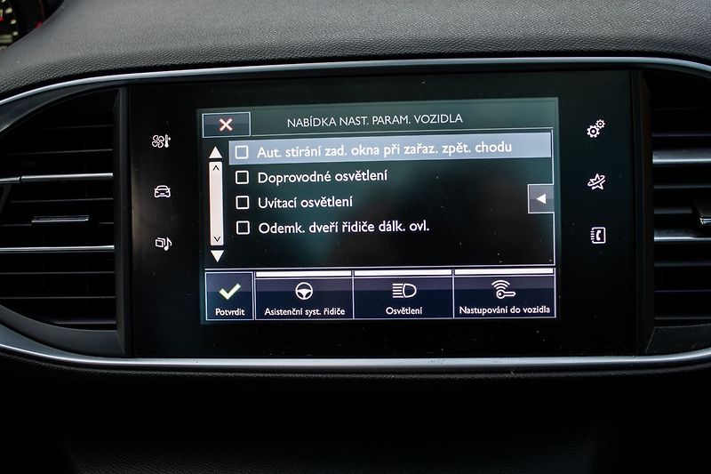 Peugeot 308 - fotka 27 z 36