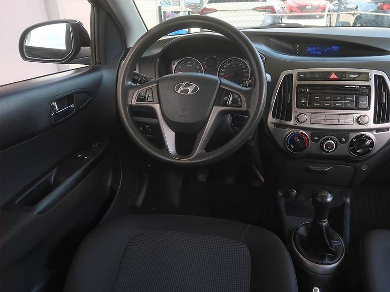 Hyundai i20 (2014) 1.2 - fotka 7 z 13