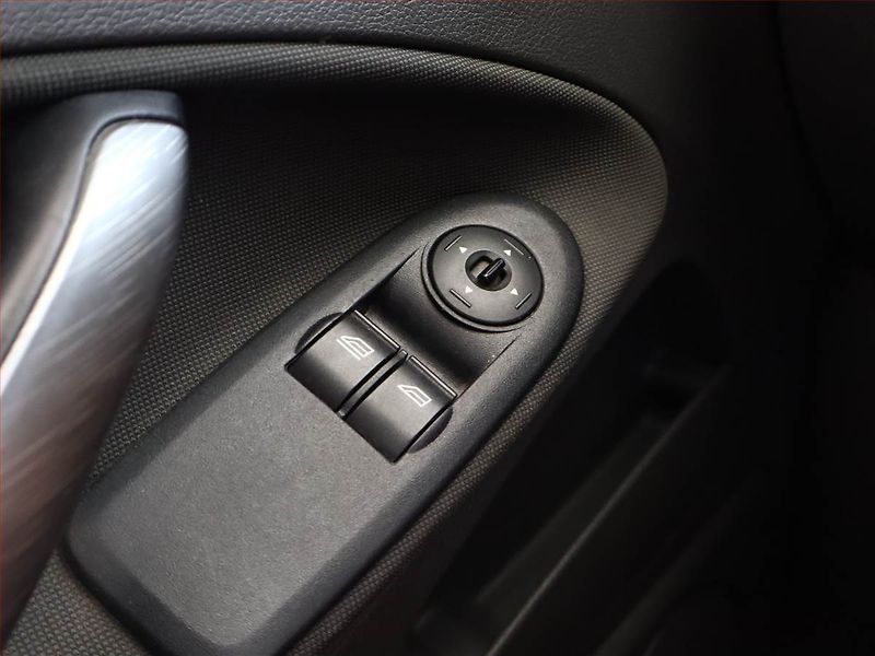 Ford C-MAX (2008) 1.6 TDCi, po STK, oblíbený vůz - fotka 12 z 13