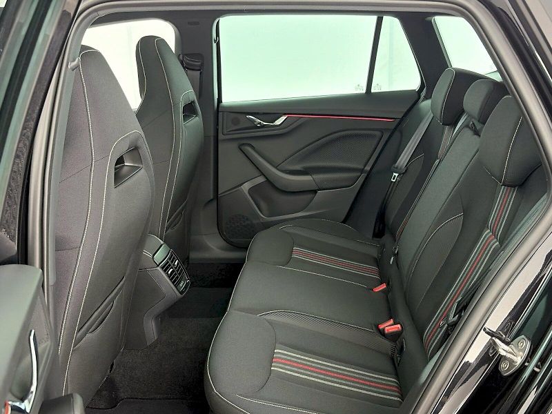 Škoda Kamiq (2025) DSG 1.5TSI 110kW Monte Carlo - fotka 8 z 33