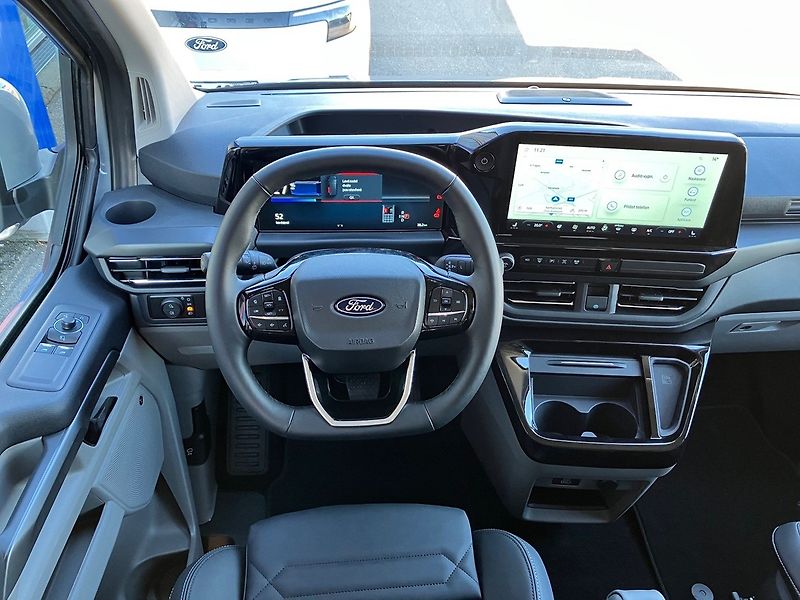 Ford Tourneo Custom (2025) Titanium X L1, Tourneo, 64 kWh - fotka 9 z 28