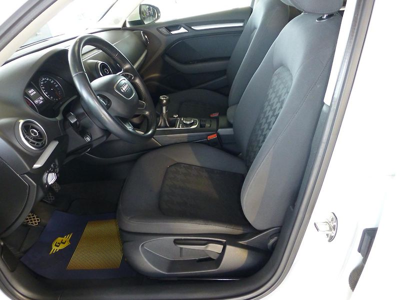 Audi A3 (2013) 2,0TDI-110KW**NAVIGACE**PARK.S - fotka 10 z 24
